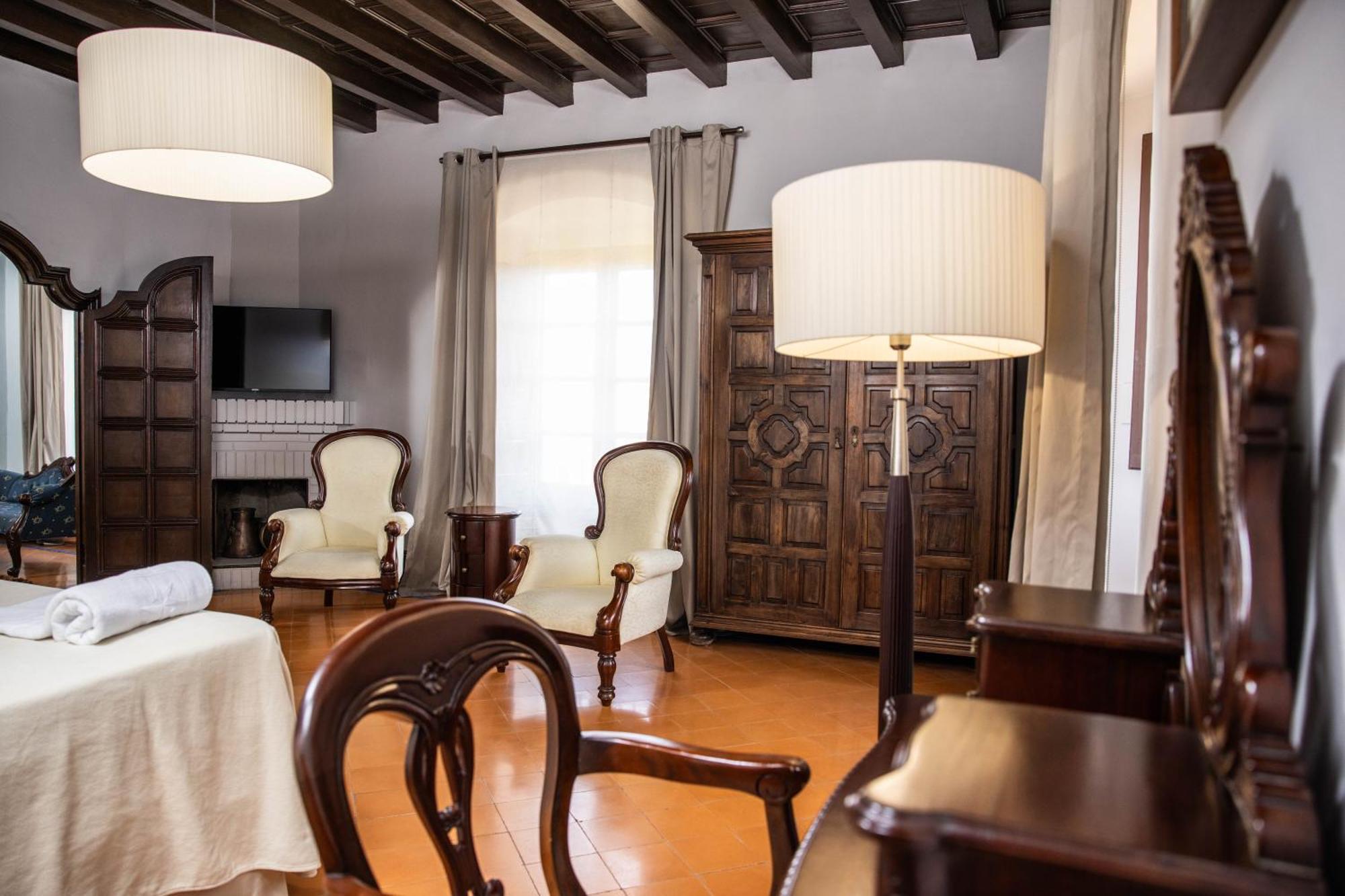 Rvhotels Palau Lo Mirador Torroella de Montgrí Екстериор снимка